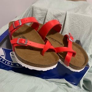 Brand New Mayari Birkenstock sandals size 7